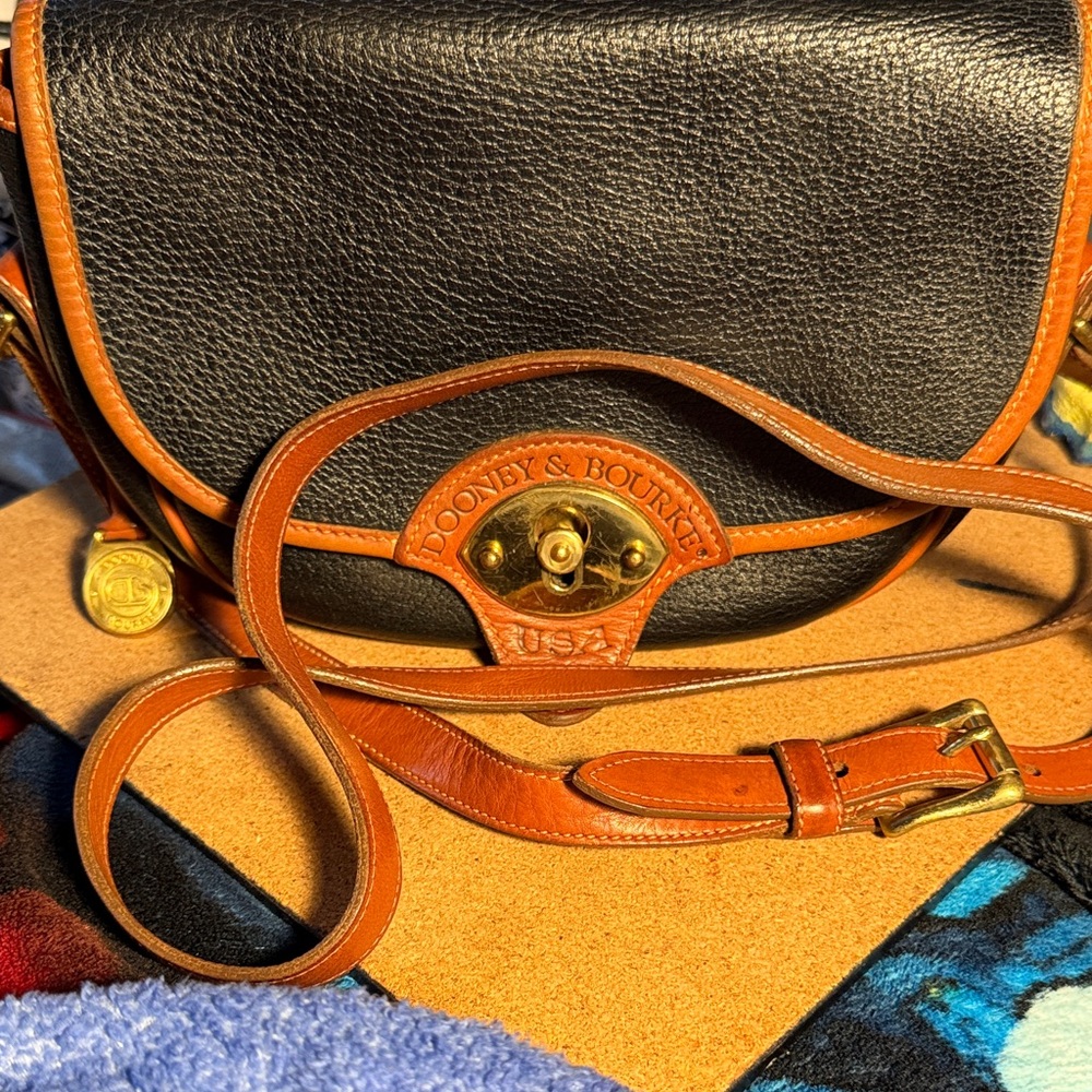 Dooney & Bourke Black and Brown Crossbody Bag vintage USA
